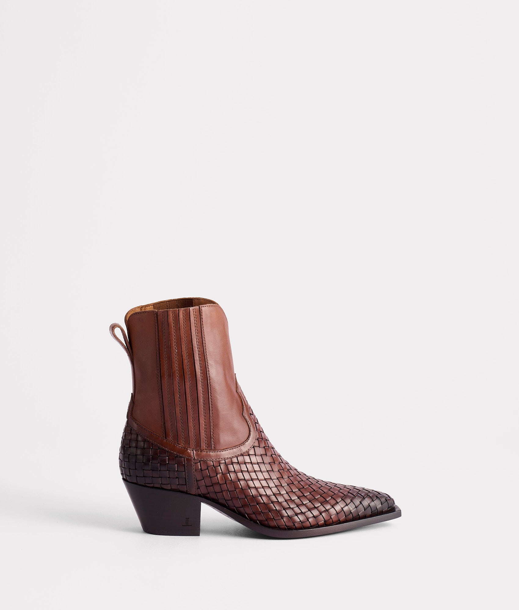 Vivienne :: Cafe Brown