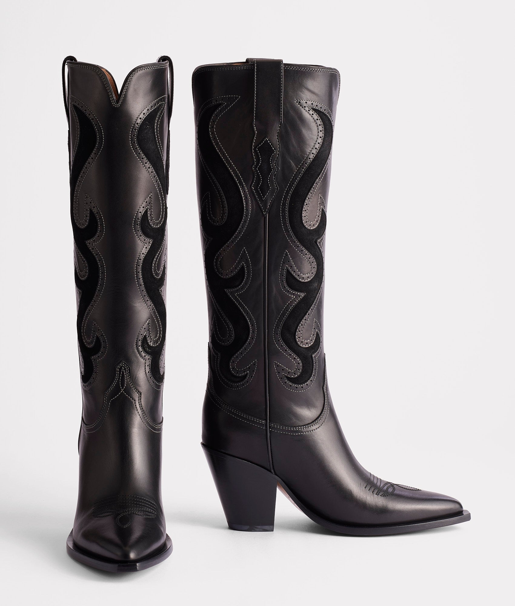 Vittoria :: Black - Image 2