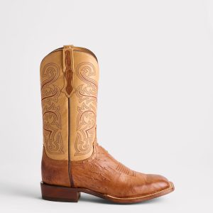 Lance :: Barnwood + Antique Saddle