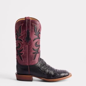 Cody:: Black