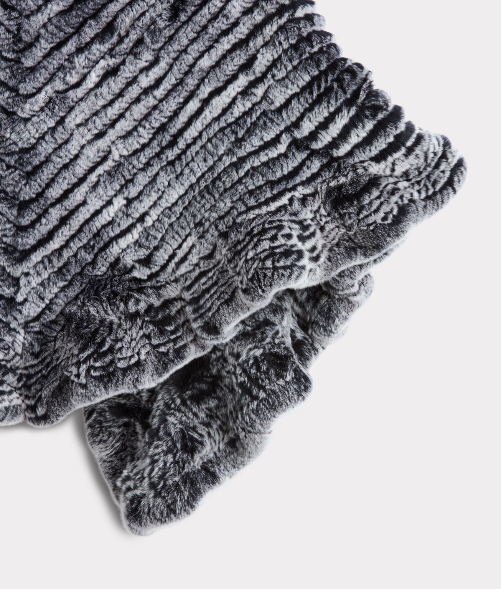 Ashley Fur Poncho :: Black - Image 5