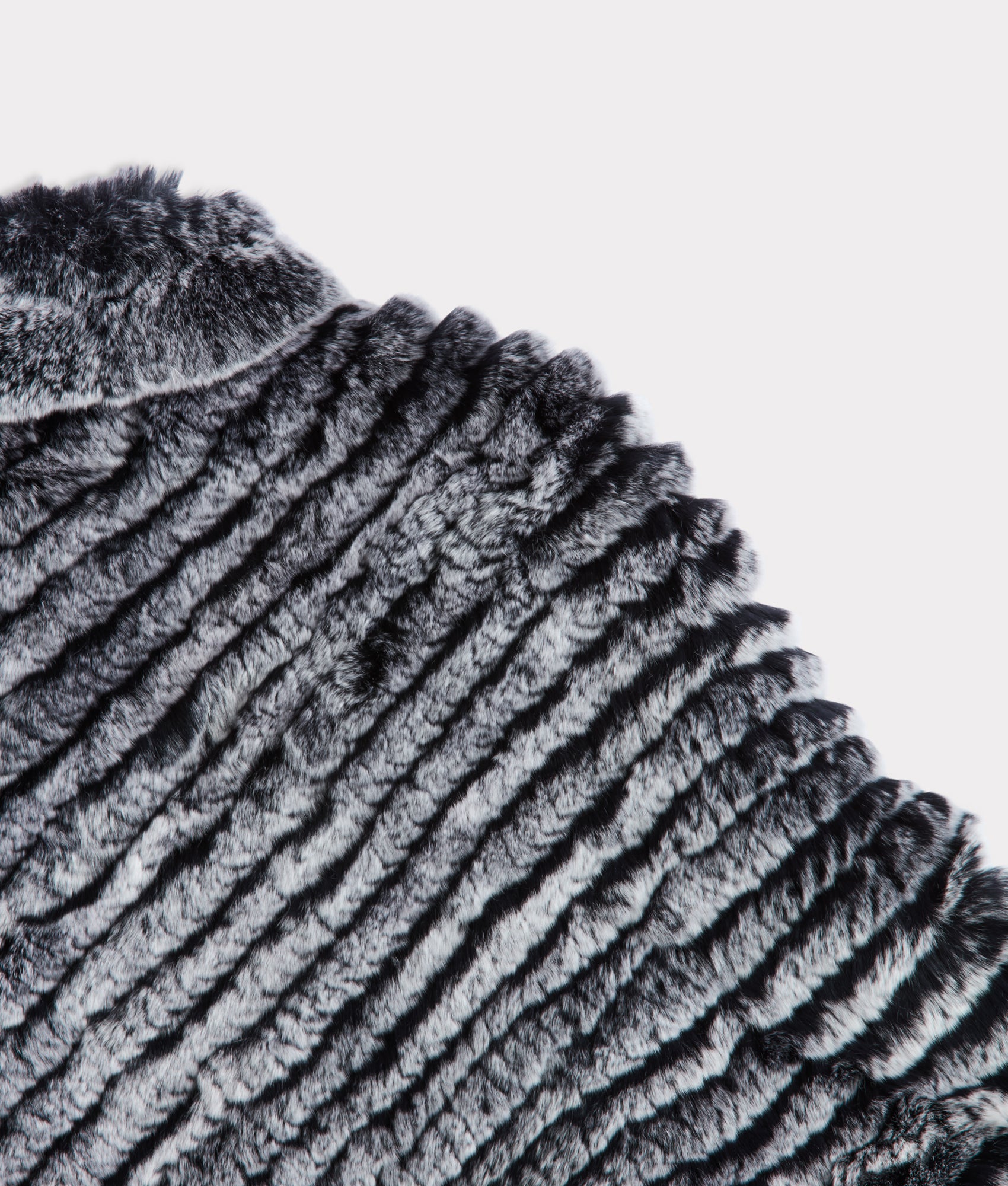 Ashley Fur Poncho :: Black - Image 9
