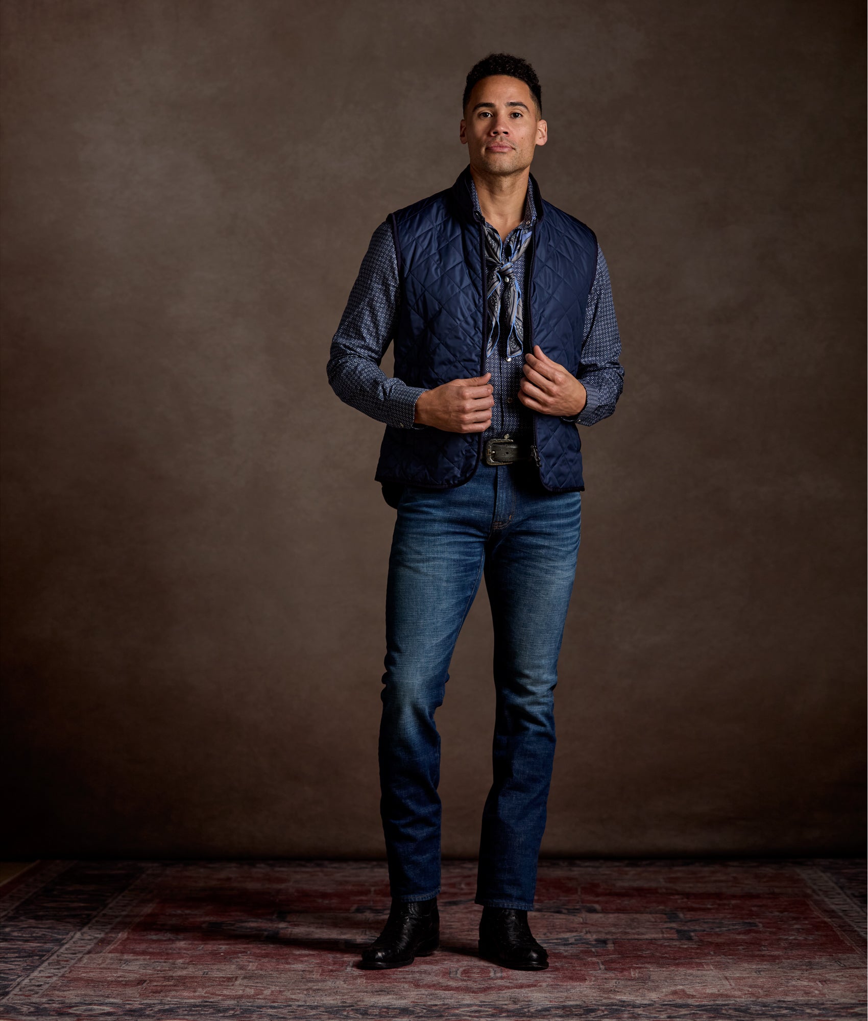 Jameson Quilted Vest :: Navy - Image 2