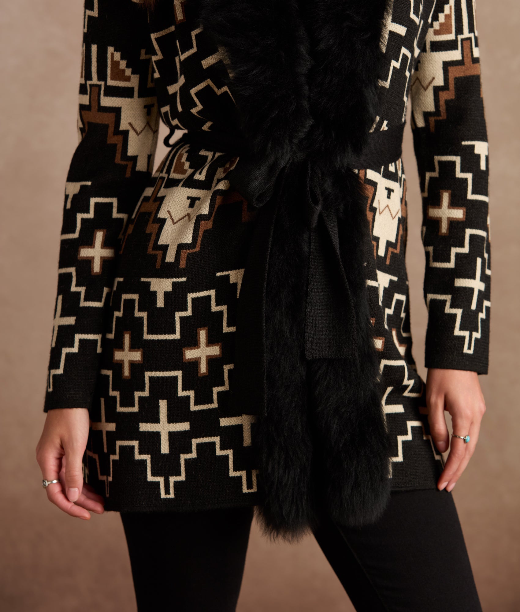 Sweater 3/4 With Fur :: Black/White - Image 10