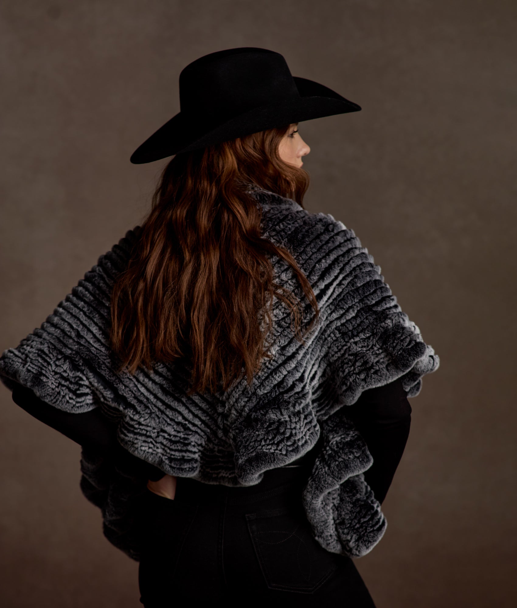 Ashley Fur Poncho :: Black - Image 11