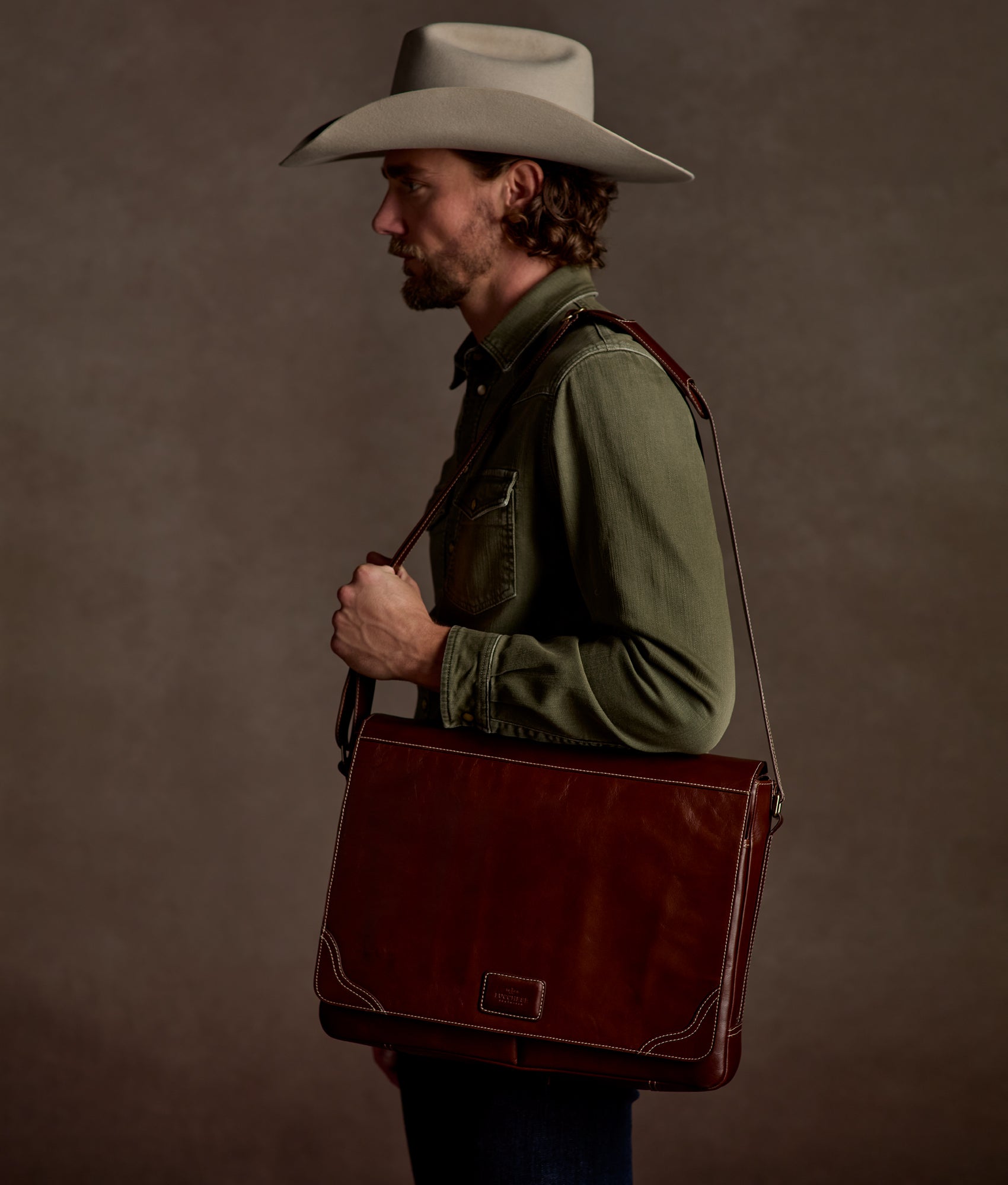 Everyday Messenger Bag :: Brown - Image 2
