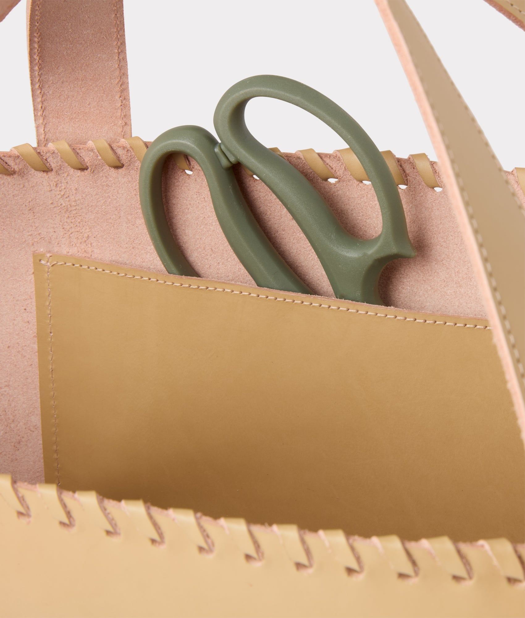 Lucchese Gardening Basket with Shears :: Natural - Image 2