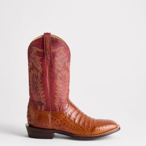 Wyatt :: Red