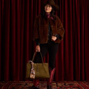 Women's Black Cherry Look 4